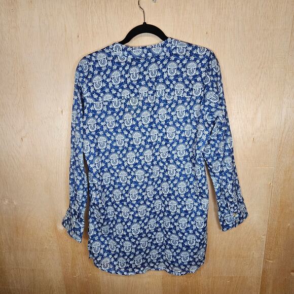 Blue/White NWT Rock Flower Paper Pintuck Long Sleeve V-Neck Tunic Size‎ Small - Picture 2 of 8